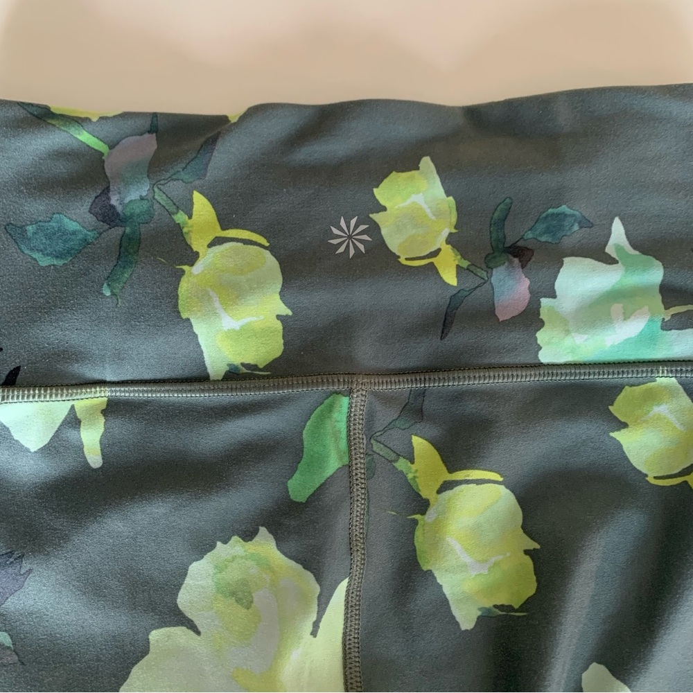 Athleta Painted Flower Elation 7/8 Tight Powervita Green Floral - Picture 6 of 8